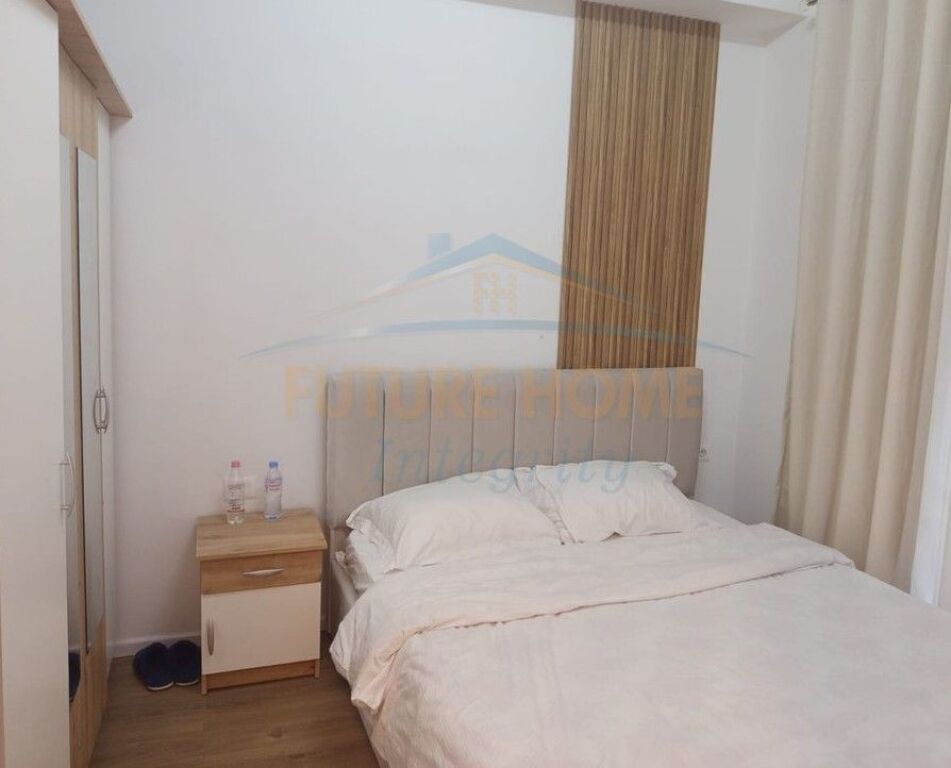 Affitto, Appartamento 1+1, Residenza Kadiu, Tirana.