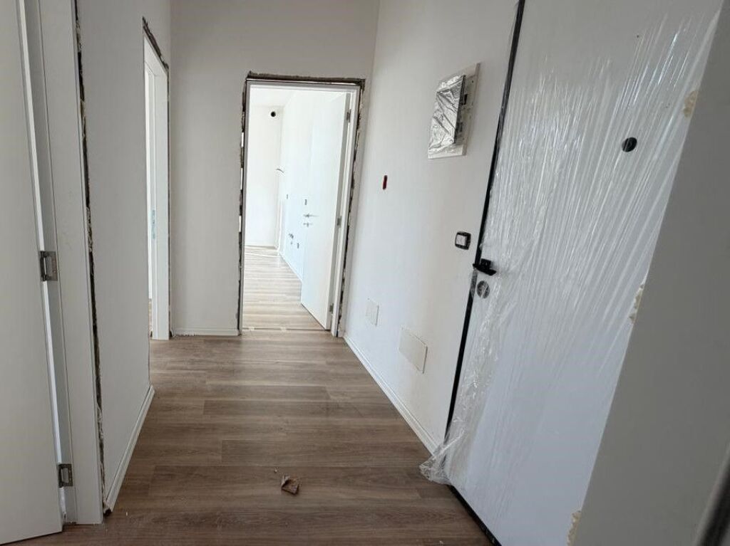 Shitet apartament 2+1 në Sauk te vjeter