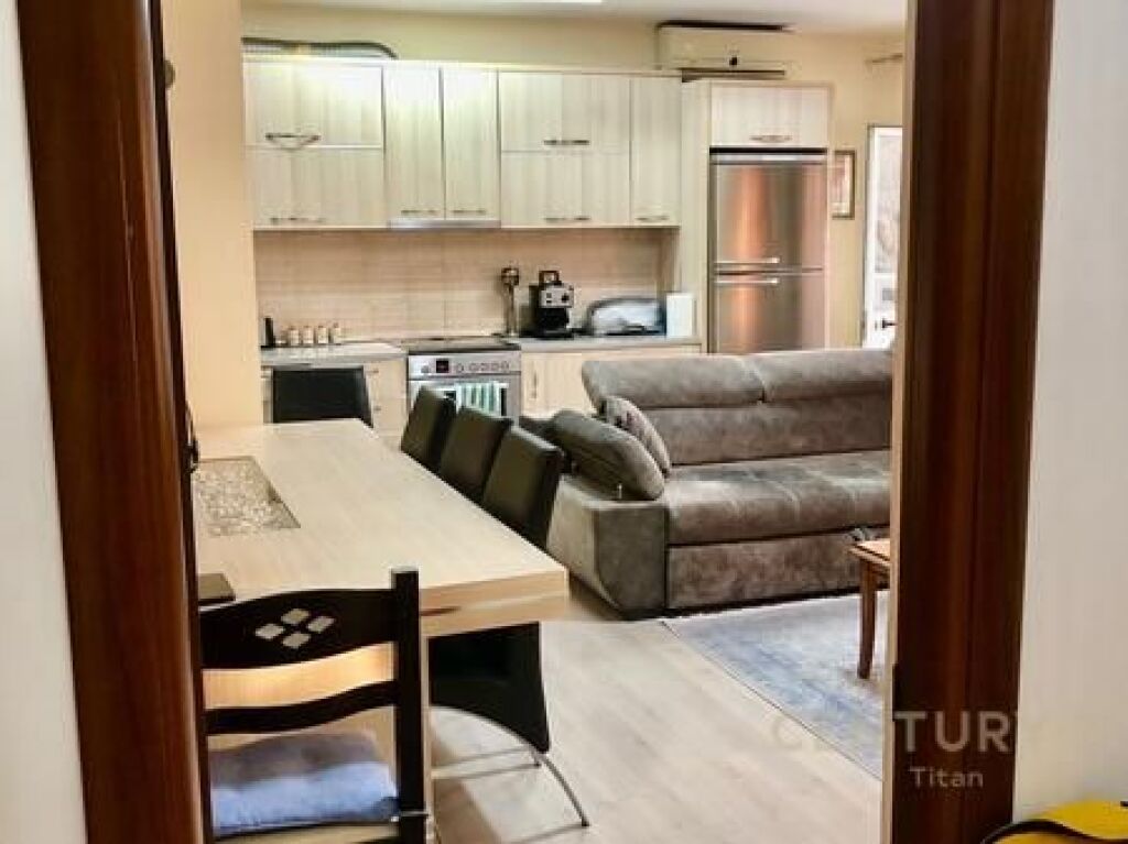 APARTMENT 2+1 FOR RENT NEAR THE PARIS COMMUNE