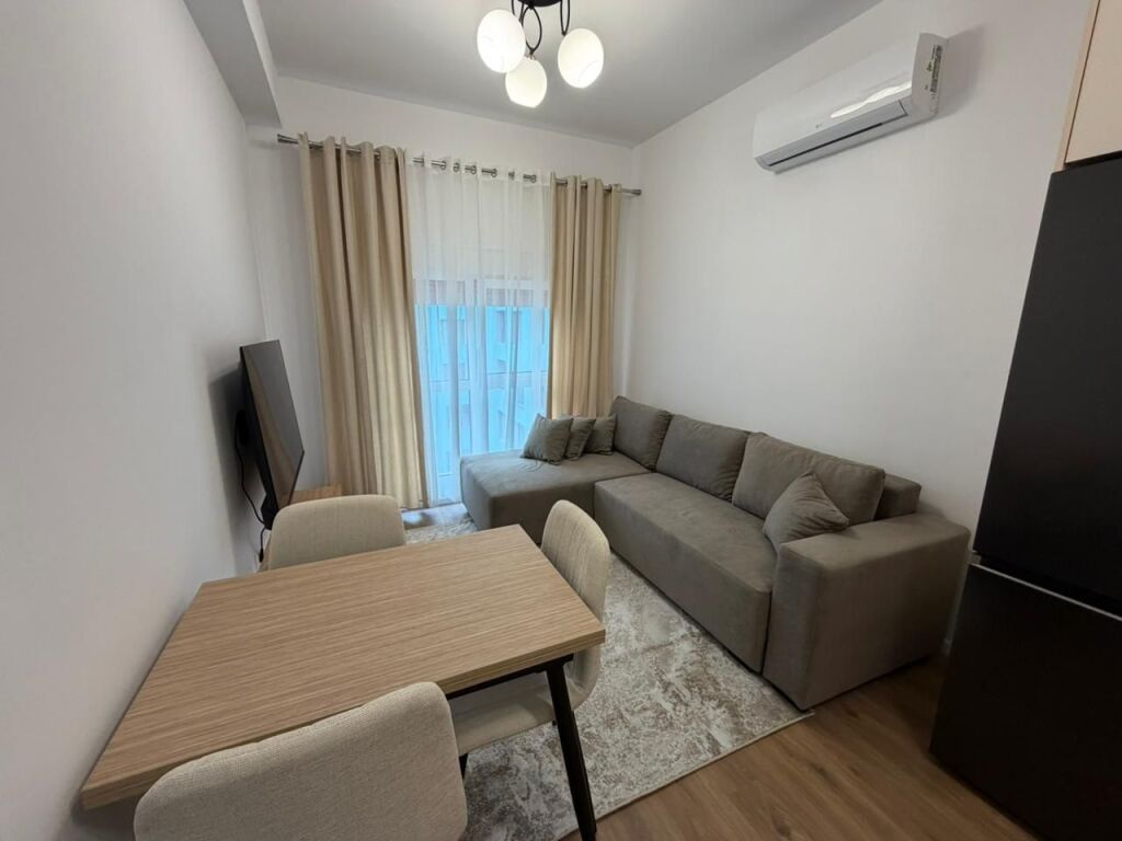 🏠Jepet me qera apartament 1+1   📍 Adresa: Ali Demi, Kompleksi Kadiu   💶 Çmimi: 40,000 lekë/muaj   