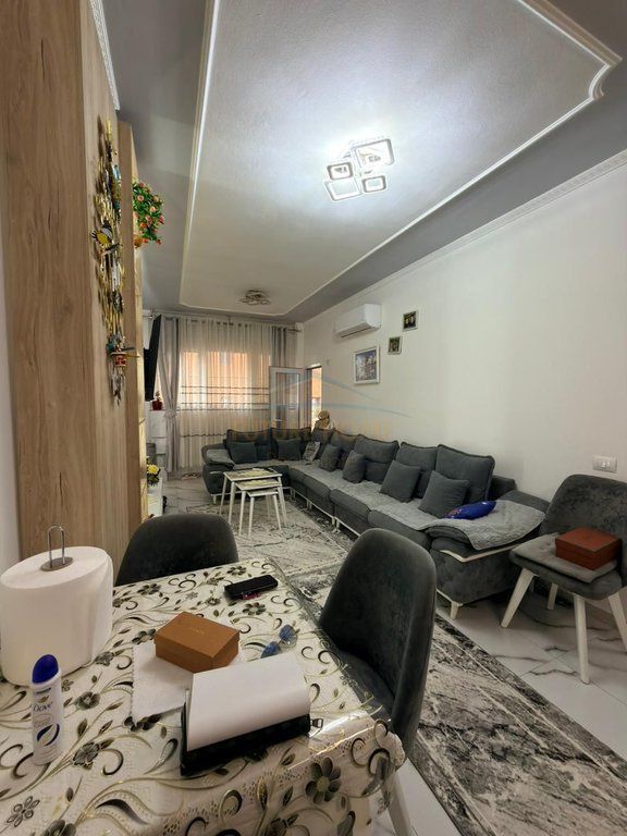 Shitet, Apartament 2+1, Kamez, Tirane.