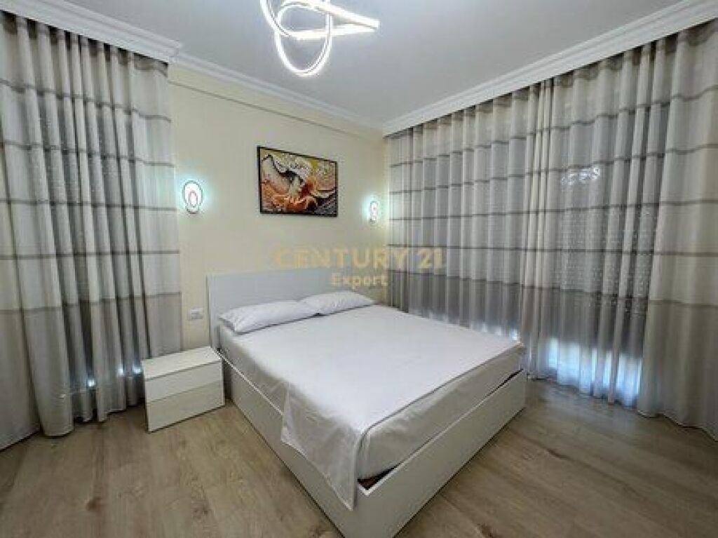 Appartamento 2+1+3 + posto auto in affitto in via Tefta Tashko Koco, Pazari i Ri !!
