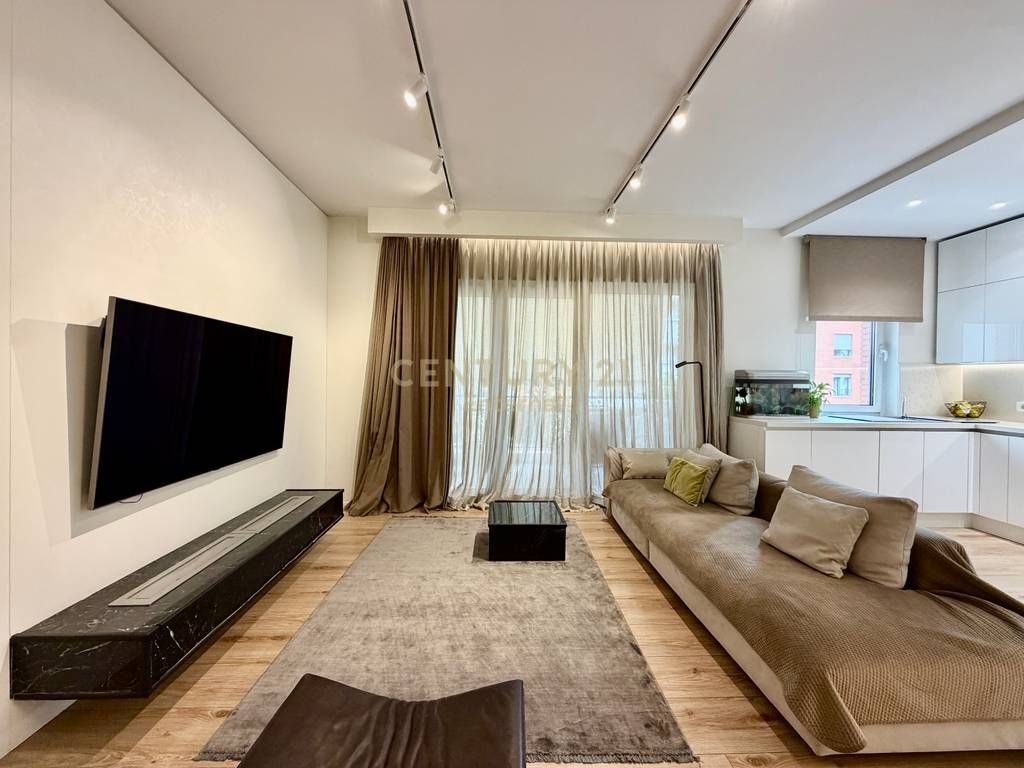 Apartment 3+1+2 for sale at Kompleksi Delijorgji
