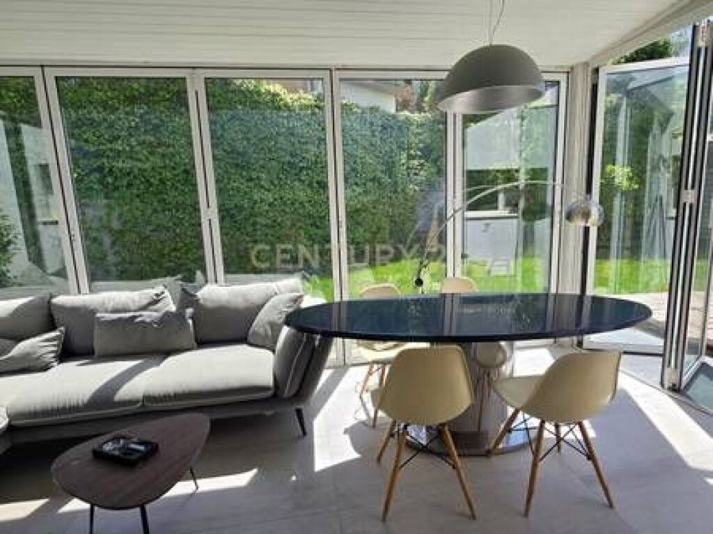 Villa di Lusso in Vendita a Long Hill Residence – Investimento PREMIUM &amp; PRONTA per Abitare