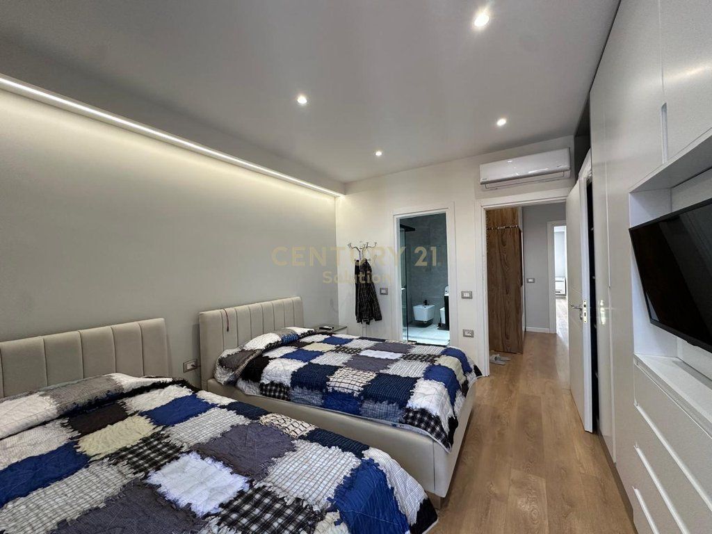 APARTAMENT 2+1+2 PER SHITJE NE ASTIR! 205,000 €