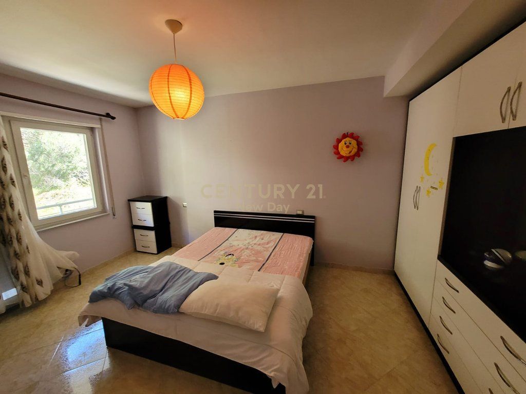 Shitet Apartament 2+1 me pamje Deti ne Currila 330,000€ | 110 m²