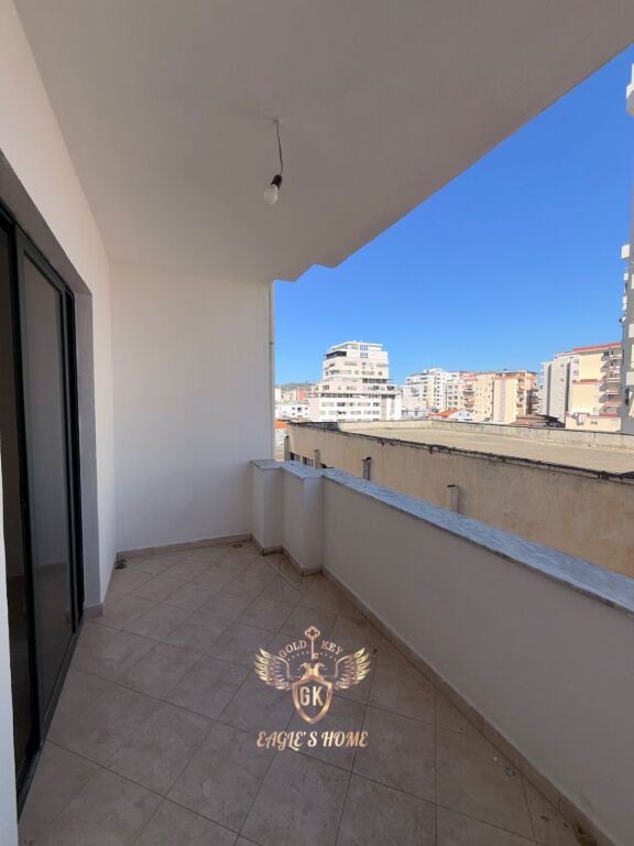 SHITET 2+1+2 me 2 Ballkone 150.000€ 📍Markata Durres