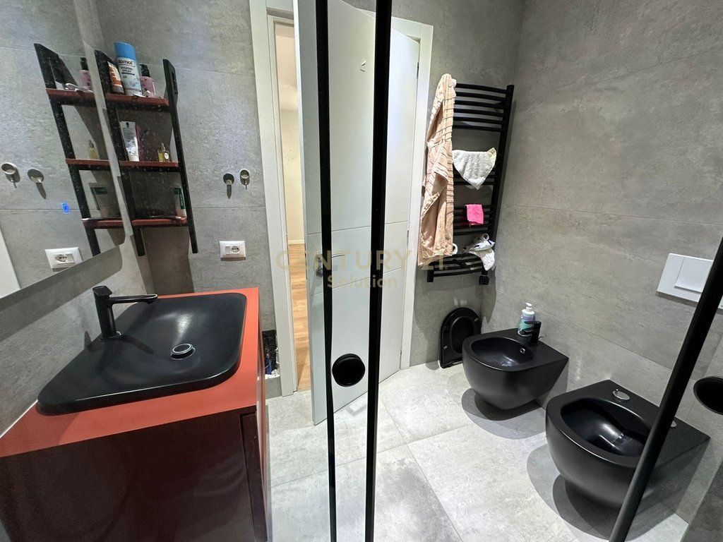 APARTAMENT 2+1+2 PER SHITJE NE ASTIR! 333,000 €