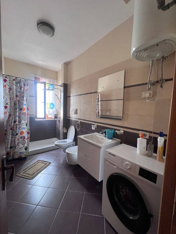 APARTAMENT 2+1 ME QERA TE BULEVARDI ZOGU I