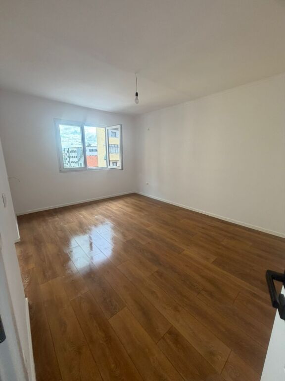 Appartamento 1+1 in vendita dietro Europian Porcelan