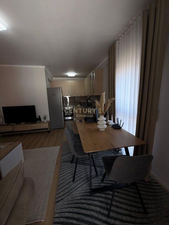 Mine Peza - Jepet 2+1 Luxury Prane Prokurorise Pallat i 2024 750 € /Muaj