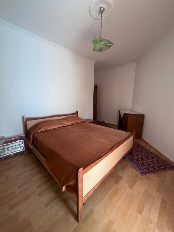 APARTAMENT 2+1 ME QERA TE BULEVARDI ZOGU I