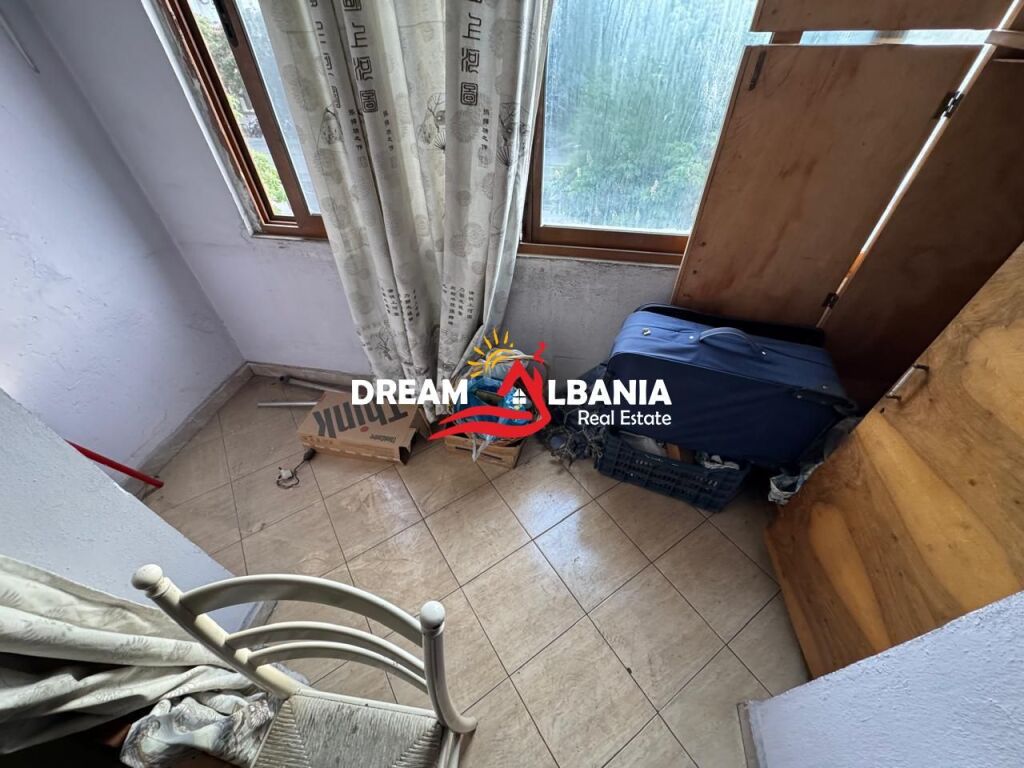 Shiten 2 Apartamente (1+1 dhe 2+1) tek Kryqezimi i 21 Dhjetorit (ID 4139190)
