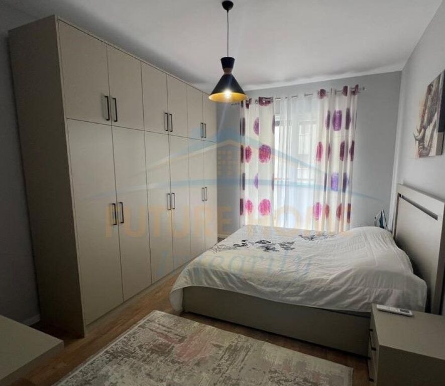 Qera, Apartament 1+1+Post Parkimi, Kompleksi E-88, Tiranë.