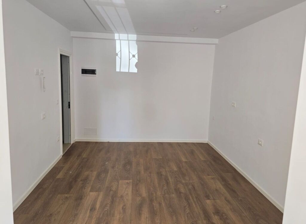 2 studios for sale on “4 Dëshmorët” Street.