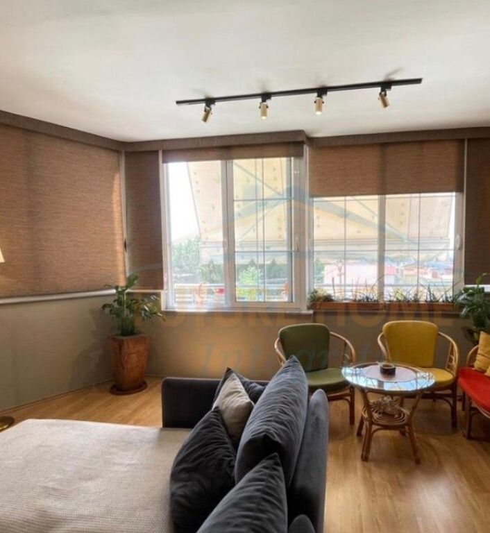 Shitet, Apartament 3+1+2, Fresk, Tiranë.