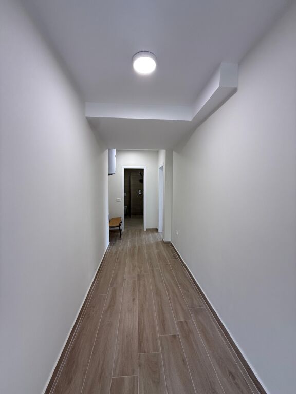 JEPET ME QIRA Ambient Per Zyra📍Rruga e Durresit *4 ambiente pune 📐Sip.100m² 💶600€ Neto