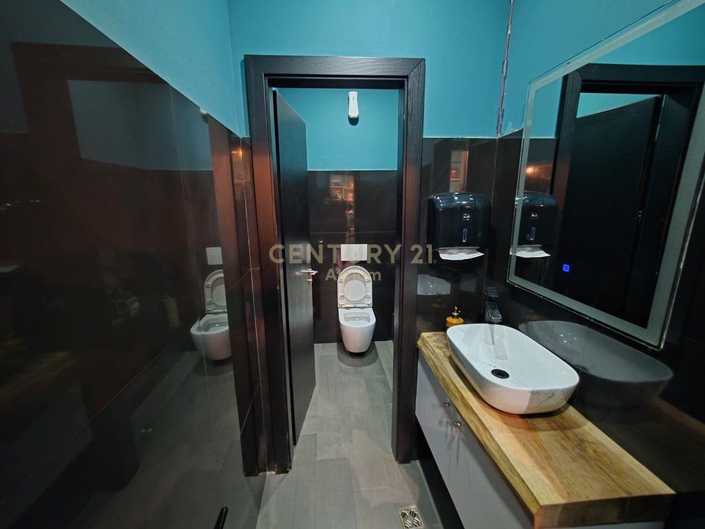 JEPET ME QIRA BAR/KAFE TEK TV KLAN!