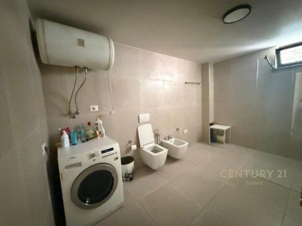 Apartment 1+1 and parking space for rent near the Medrese!