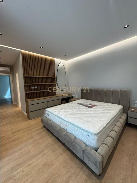 VILË SUPER LUKSOZE ME QIRA NË GREEN VALLEY – LIQENI I THATË 4,500 € /Muaj