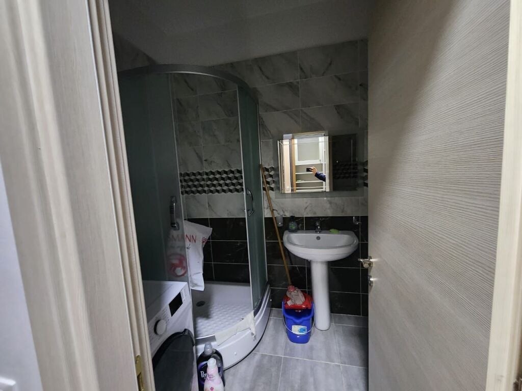 For rent 1+1 at Komuna e Parisit
