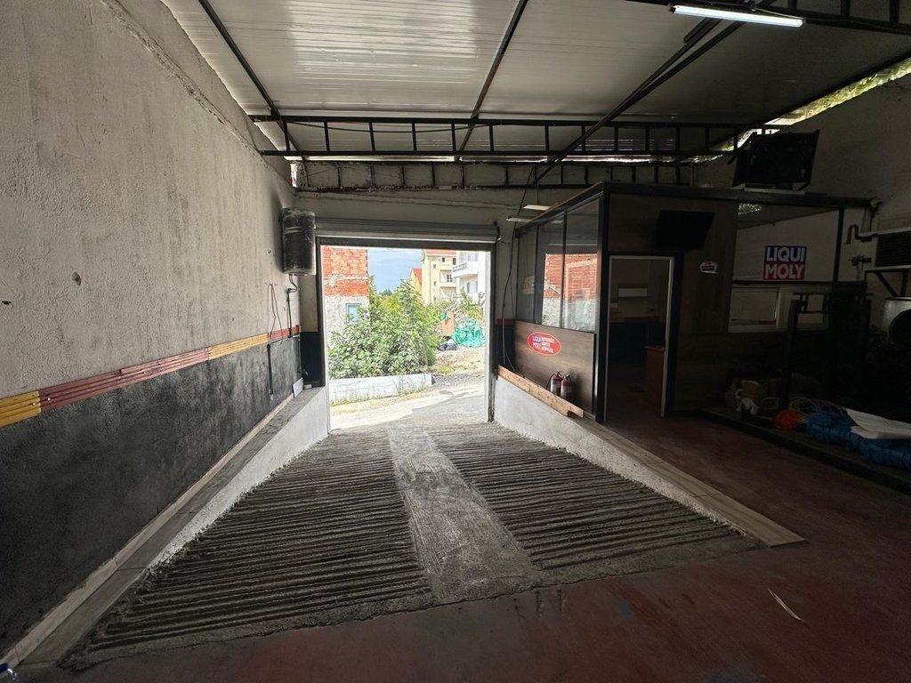 Offro servizio auto in affitto nella zona Ali Demi, Tirana -| 300 m²