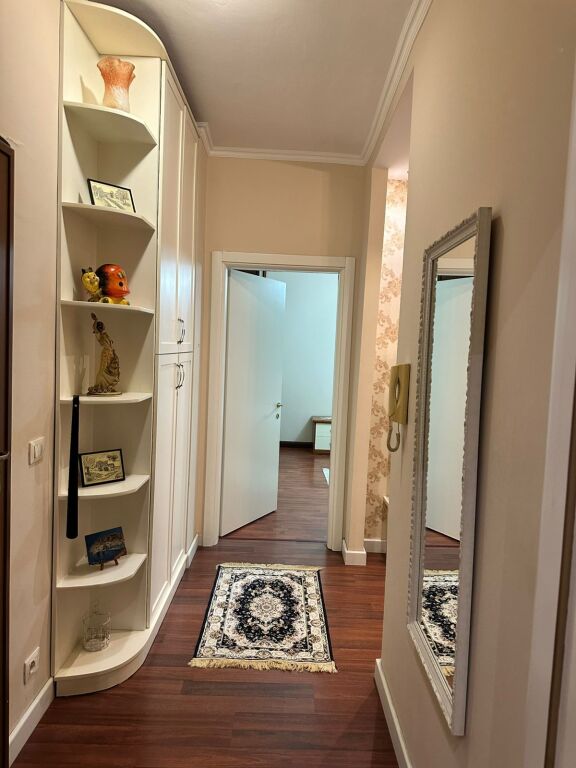 Jepet me qira apartament 2+1 në qendër të Durrësit