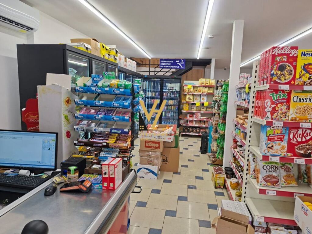 SHOP FOR RENT 134 M2 AT MYSLYM SHYRI 1,500 EURO