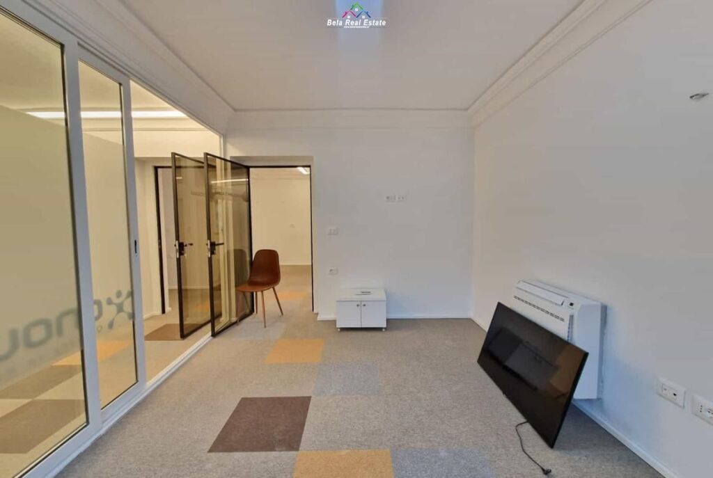 Zyre Me Qera 4+1 Tek Rruga e Durresit ( ID BZ2943) Tirane