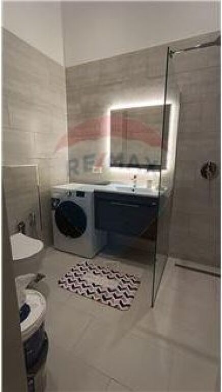 Jepet  me qira apartament 2+1 ne Rruge te Durresit , ngjitur me Bllokun e Ambasadave.