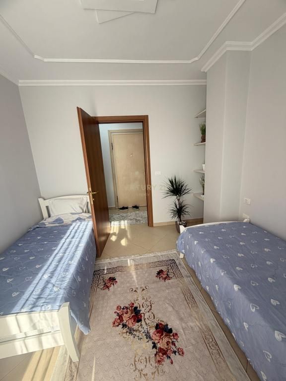 Shitet Apartament 2+1+depo Kompleksi Gener 2 !