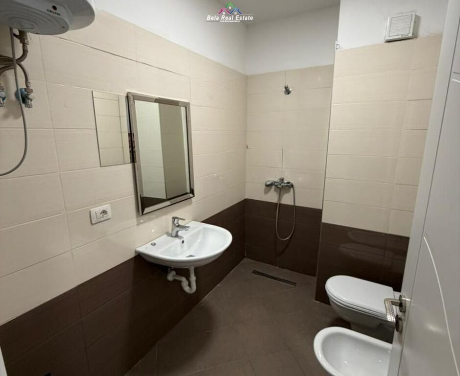 Zyre Me Qera 2+1 Tek Rruga E Kosovareve (ID BZ2942) Tirane