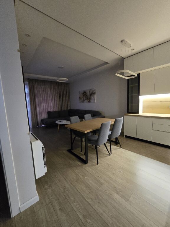 Apartament 1+1 me qira prane Liqenit Artificial /Parku Olimpik