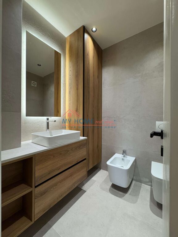 Apartament 1+1 me qera tek Shkolla e Kuqe ne Tirane