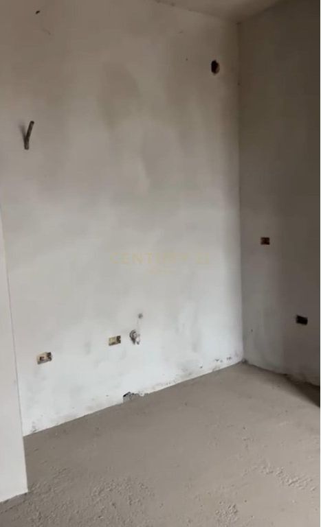 Apartament 1+1 në shitje në zonën Plazh Iliria, Durrës.