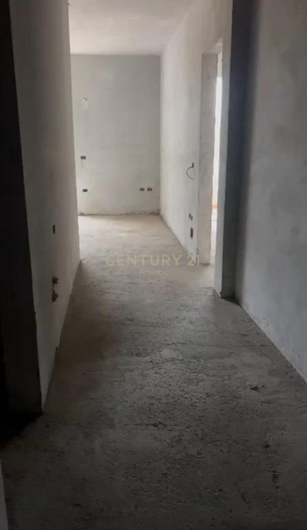 Apartament 1+1 në shitje në zonën Plazh Iliria, Durrës.