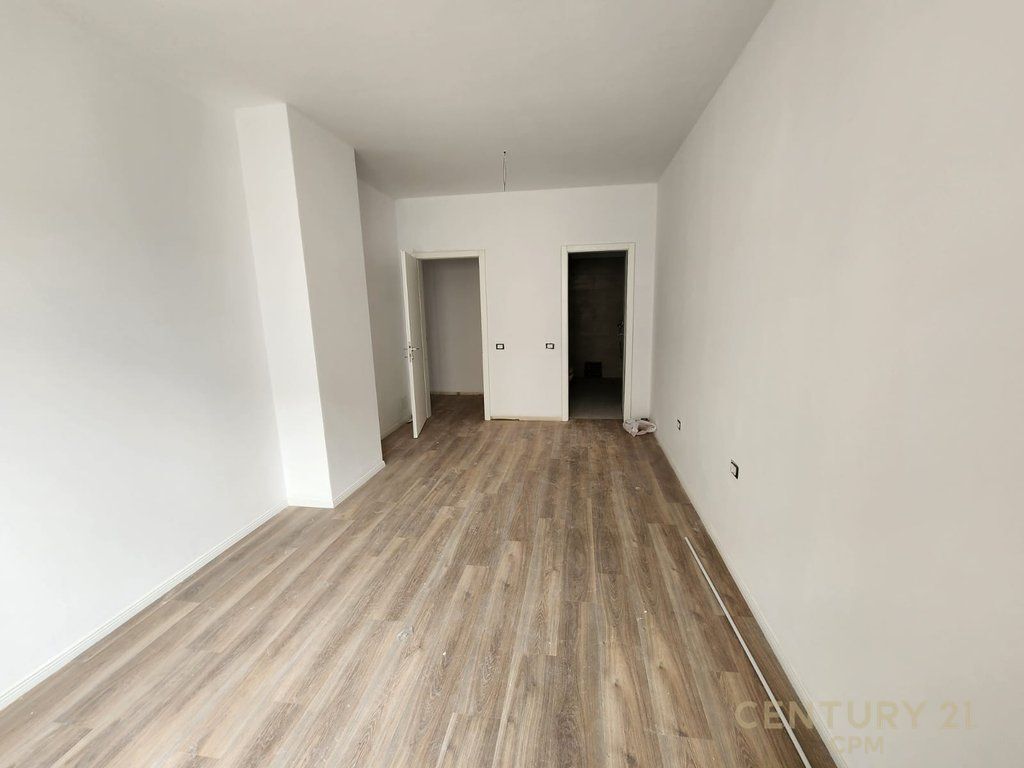 Apartament 2+1+2 për shitje tek Radisoni Liqeni i Thatë, Tiranë - 275,000€ | 128 m²