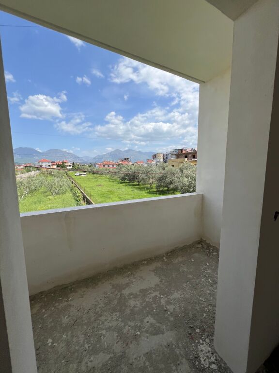 🏢 Edificio di 2 piani in affitto a Kamëz.