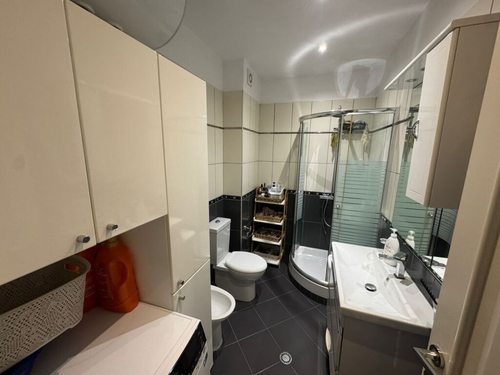 SHITET APARTAMENT 3+1, LIQENI I THATE