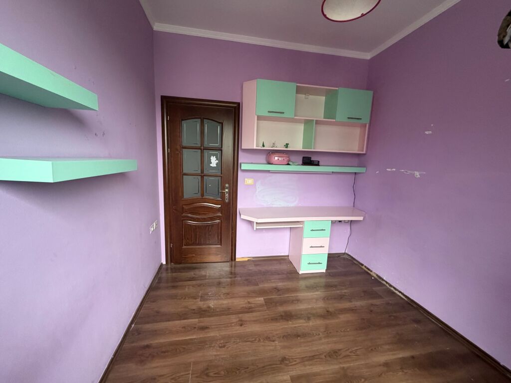 2+1,arredato al lago secco,700 euro