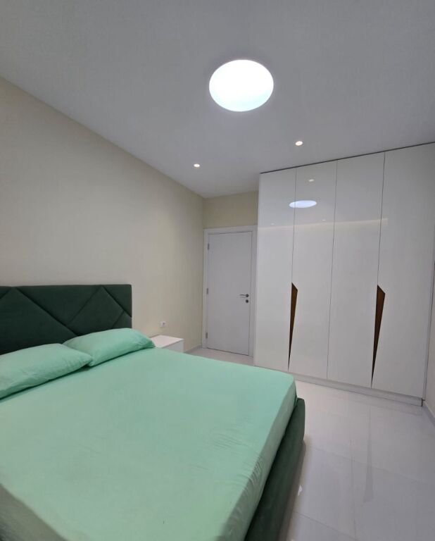 Appartamento 1+1 in affitto, Univers City vicino a QTU, 400 mila lek