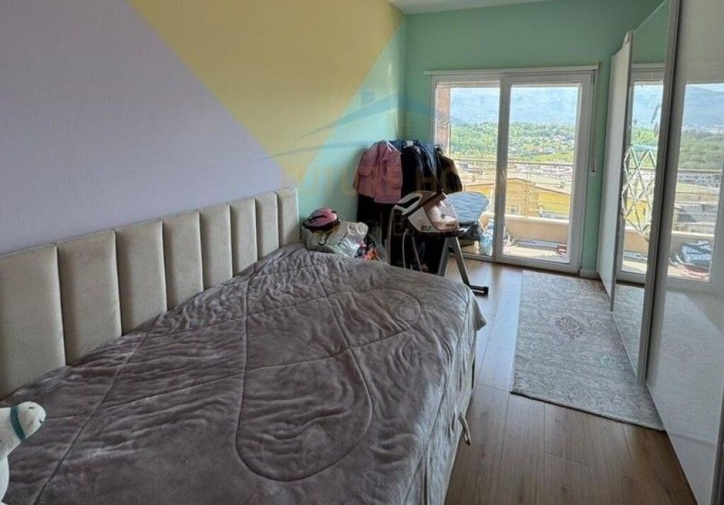 Rent, Apartment 2+1+2 + 2 Parking Spaces, Dry Lake, Tirana .
