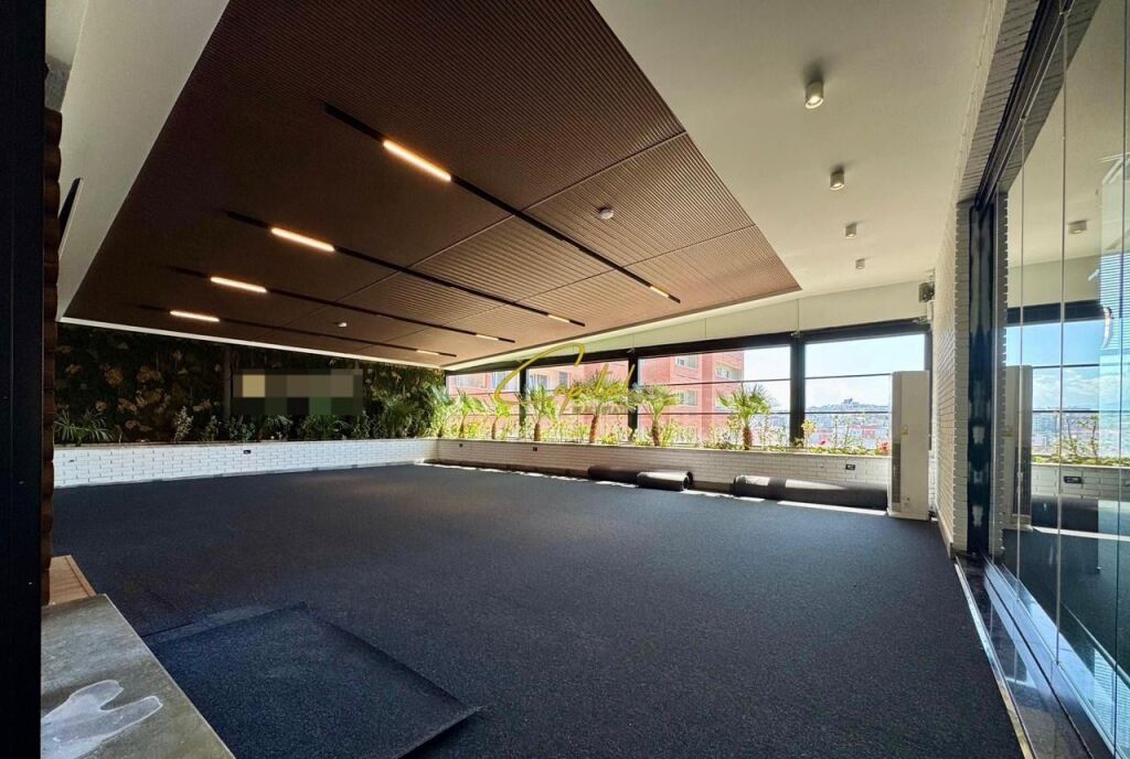LOCALE COMMERCIALE IN VENDITA 1000 M2 COMPLESSO GOLDEN PARK 3 1.500.000 EURO