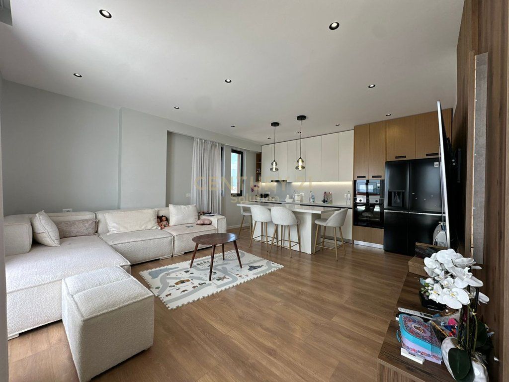 Apartament  fantastik 2+1+2 ne zonen e Astirit !