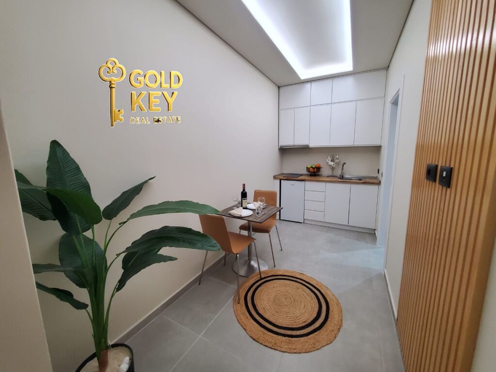 🏡 AMBIENTE COMMERCIALE IN VENDITA (Negozio + Mini hotel con 3 Appartamenti × Booking/AirBnb)
