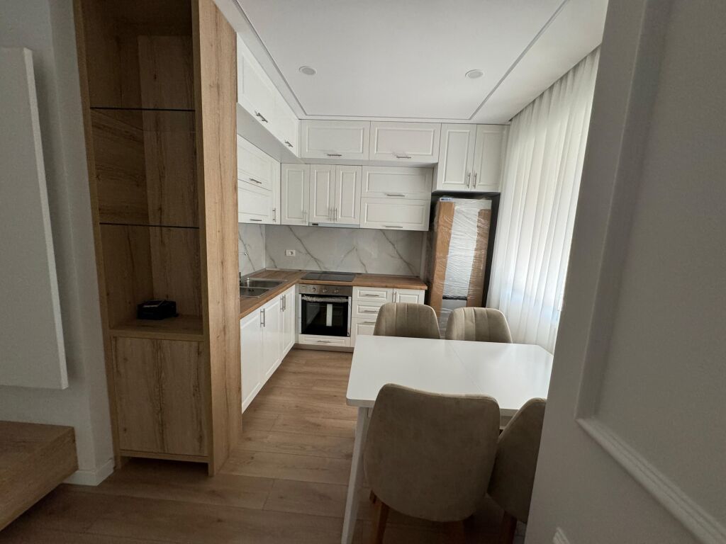 Apartment 2+1 for sale "Uji Ftohte" Vlore near Le Pallazine