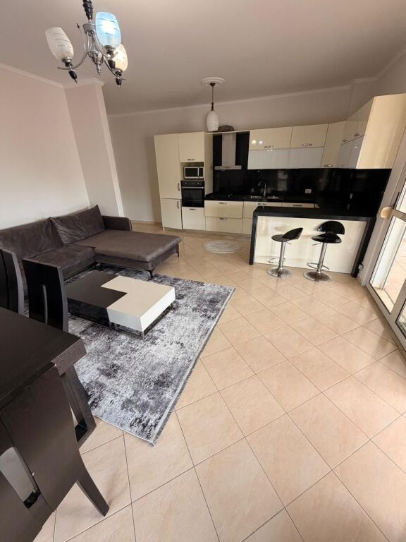 SHITET APARTAMENT 3+1+2 PRANE MUZEUT TE DESHMOREVE, DURRES