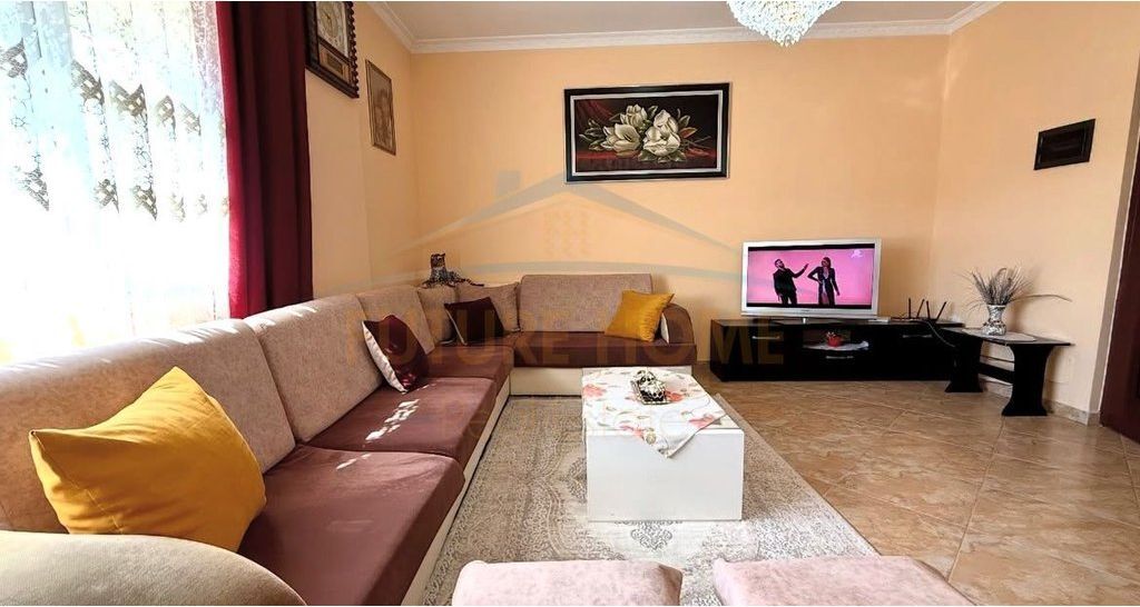 Shitet Apartament 1+1+Verande, Don Bosko