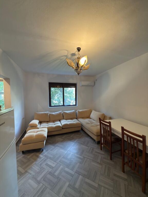 Apartament ne shitje 1+1 te ish Diplomat 1