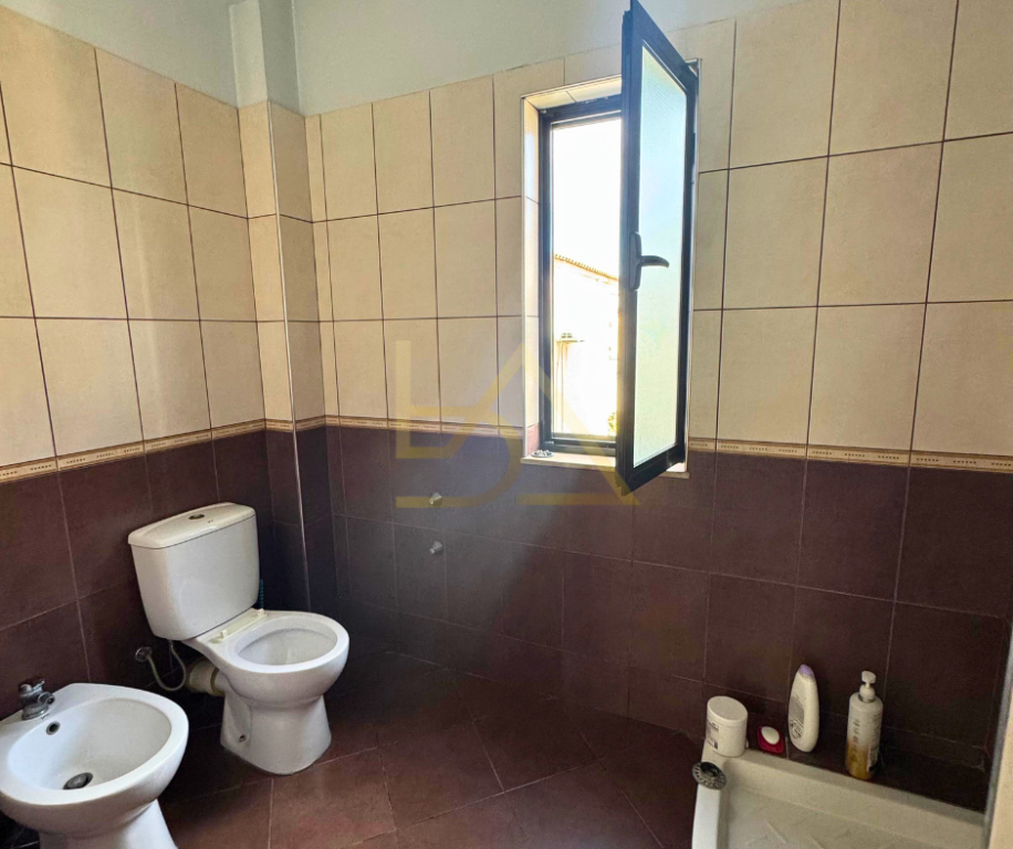 Shitet Vilë – Tiranë, Rruga Pjetër Arbnori